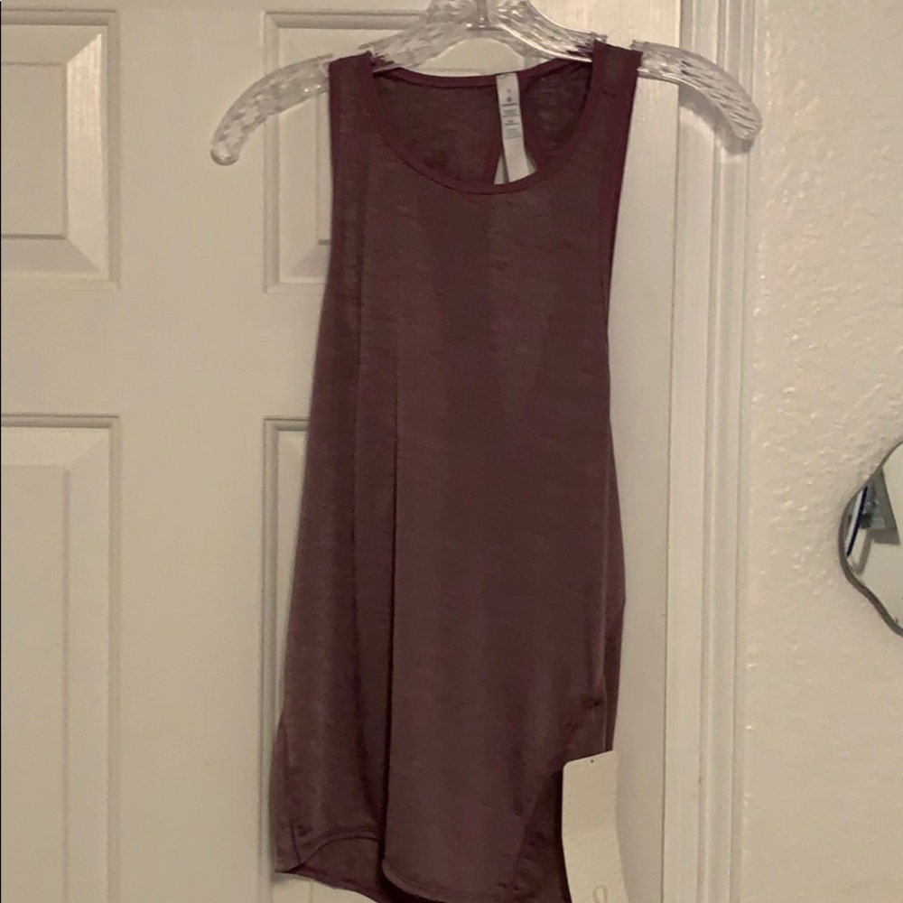 Lululemon tank crossover in the back